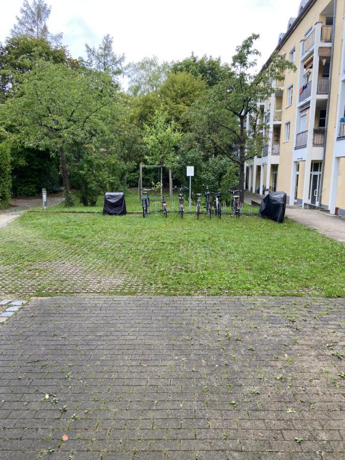 Wohnung Mit Garagenparkplatz An U-Bahnstation Munich Exterior photo