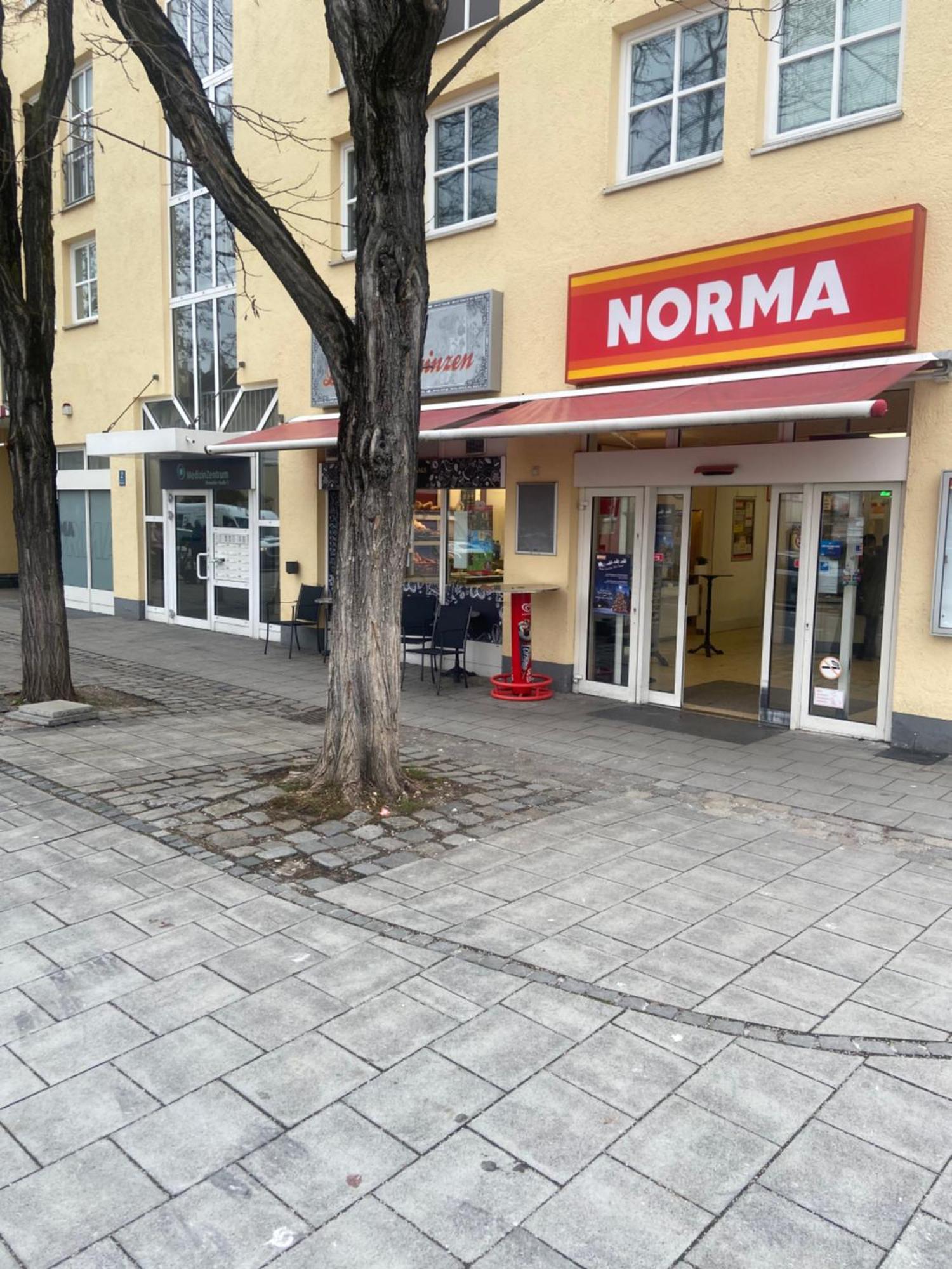 Wohnung Mit Garagenparkplatz An U-Bahnstation Munich Exterior photo
